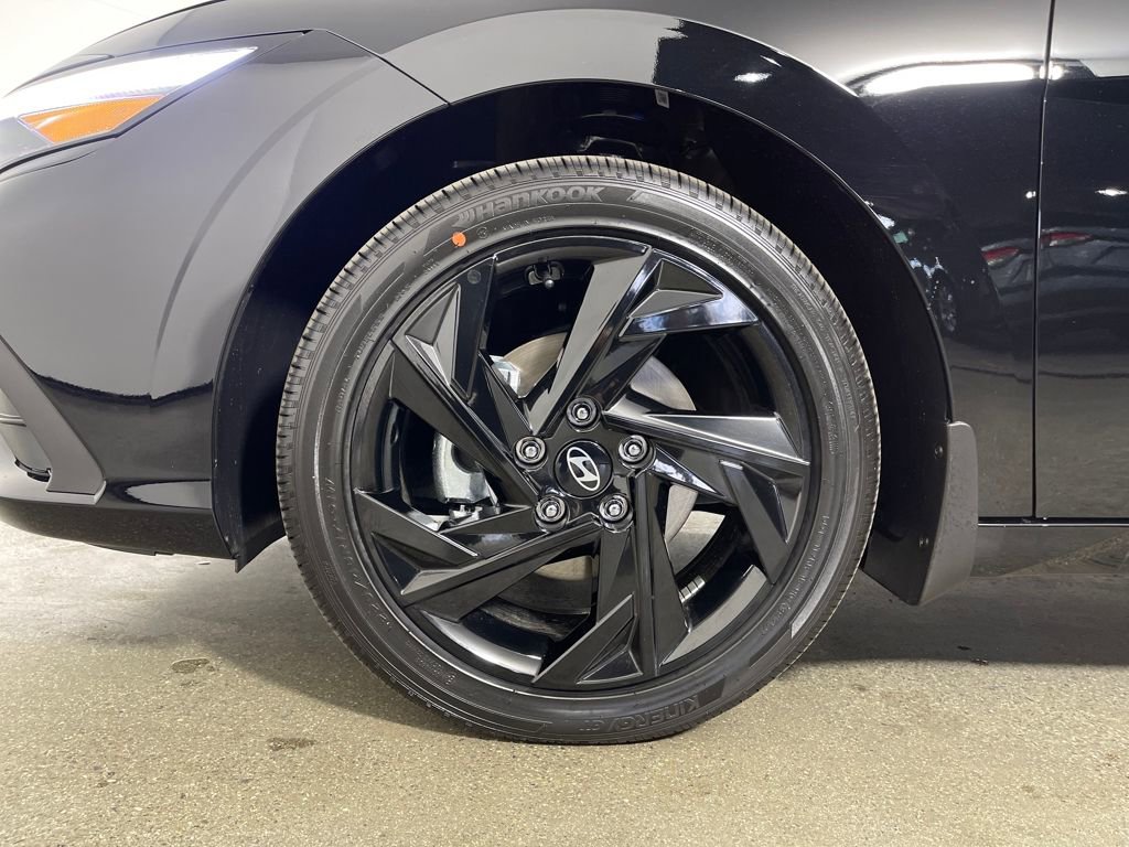 New 2026 Hyundai Elantra Sport image 11