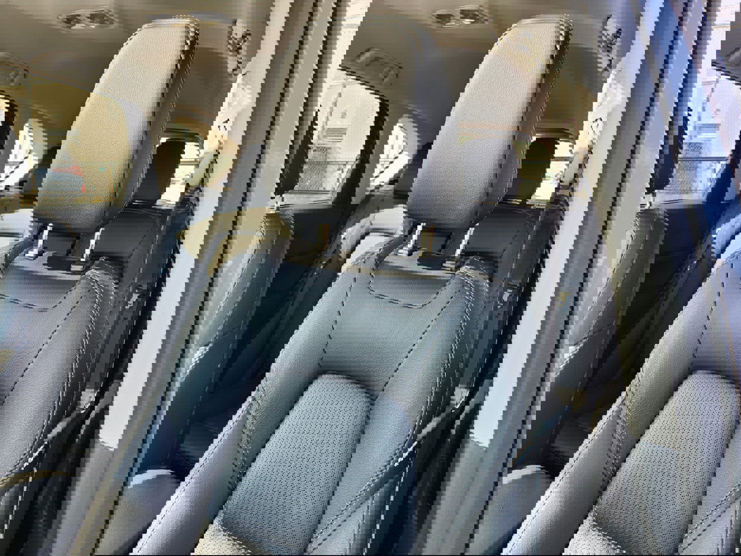 Used 2025 MAZDA CX-5 AWD 2.5 S w/ Preferred Package image 12