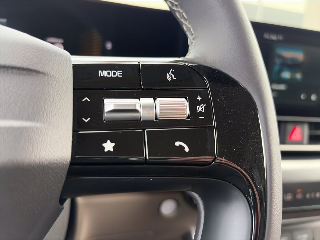 New 2027 Kia Carnival FWD image 12