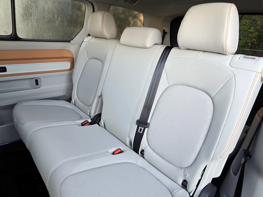 New 2025 Volkswagen ID. Buzz 1st Edition image 19