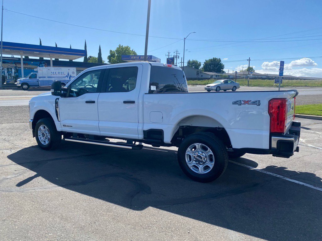 New 2025 Ford F250 XLT image 4