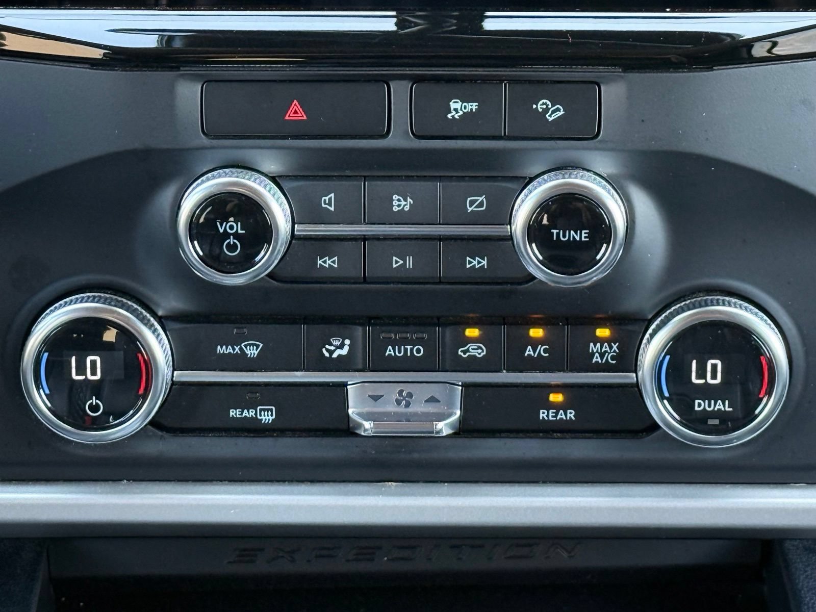 Used 2023 Ford Expedition XL AWD/4WD image 25