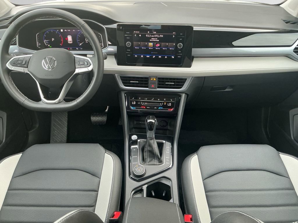 New 2025 Volkswagen Taos SEL image 10