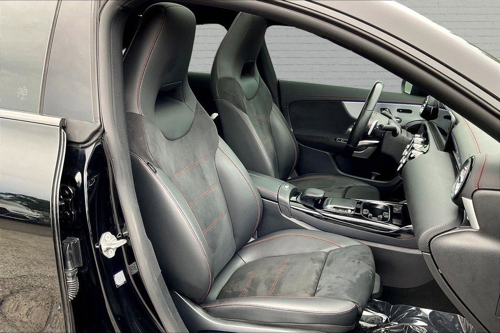 Used 2021 Mercedes-Benz CLA 35 AMG 4MATIC image 27