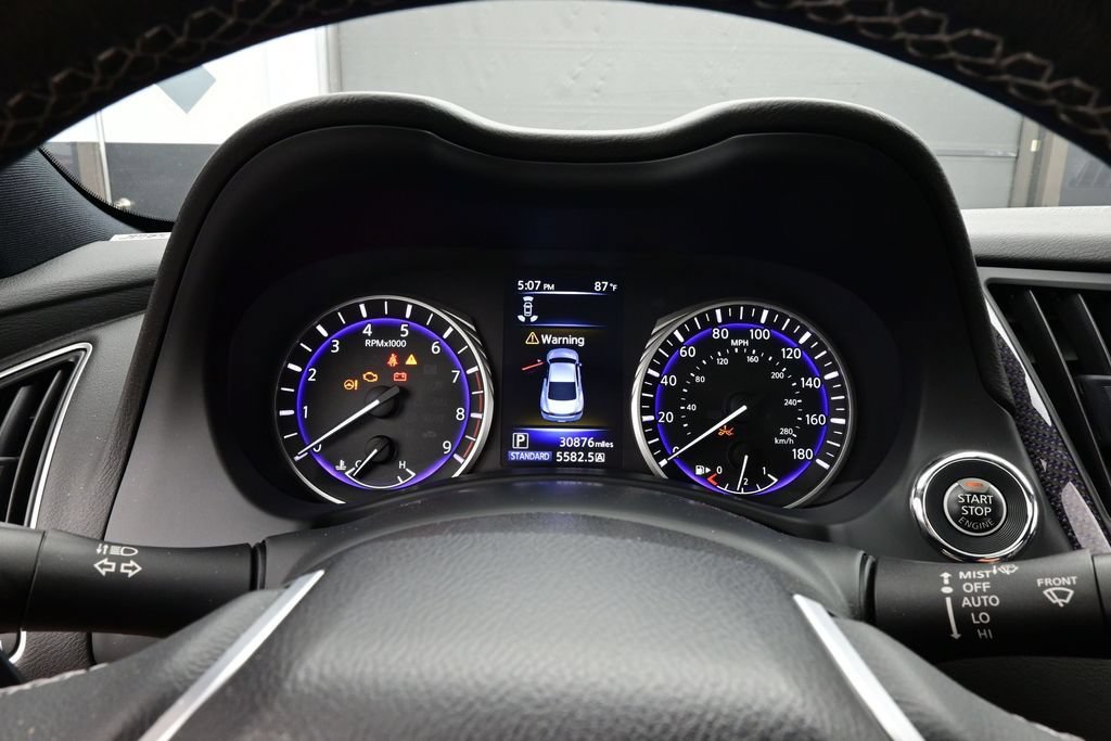 Used 2018 INFINITI Q60 Red Sport 400 AWD/4WD image 9