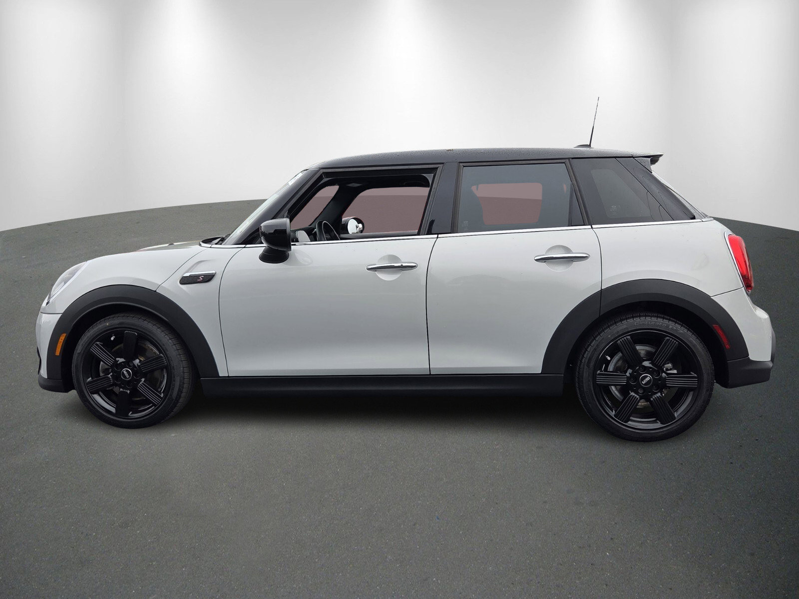 Used 2022 MINI Cooper S image 4