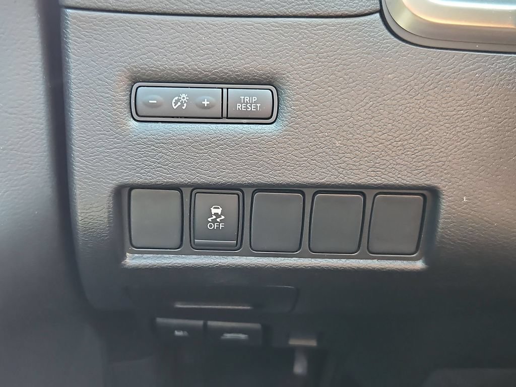 Used 2016 Nissan Murano S AWD/4WD image 18