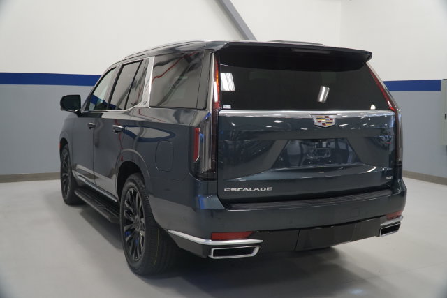 Used 2021 Cadillac Escalade Premium Luxury w/ Driver Assist Tech Package AWD/4WD image 3