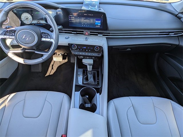 Used 2023 Hyundai Elantra Limited image 13