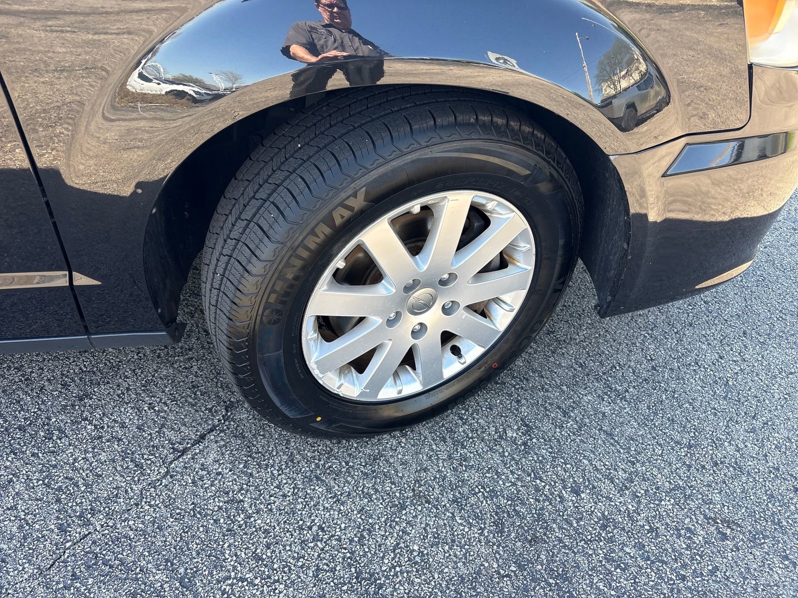 Used 2016 Chrysler Town & Country Touring FWD image 33