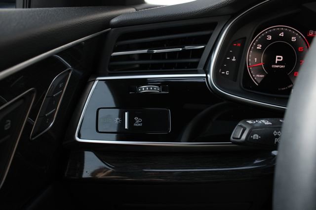 Used 2024 Audi Q8 Prestige w/ Prestige Package image 10
