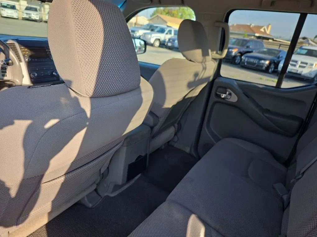 Used 2013 Nissan Frontier SV RWD image 25