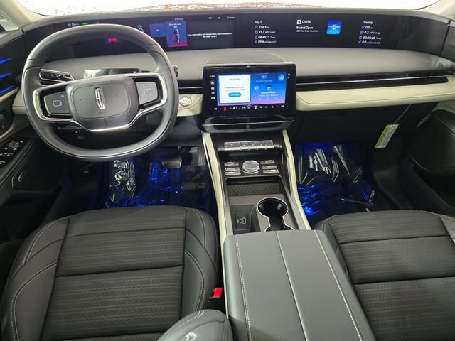 Used 2025 Lincoln Nautilus Reserve image 18