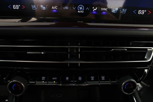 New 2026 Chevrolet Traverse RS image 8