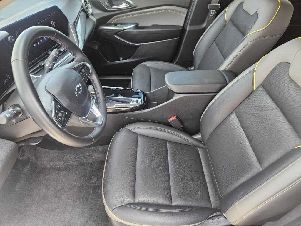 Used 2025 Chevrolet Trax ACTIV FWD image 13