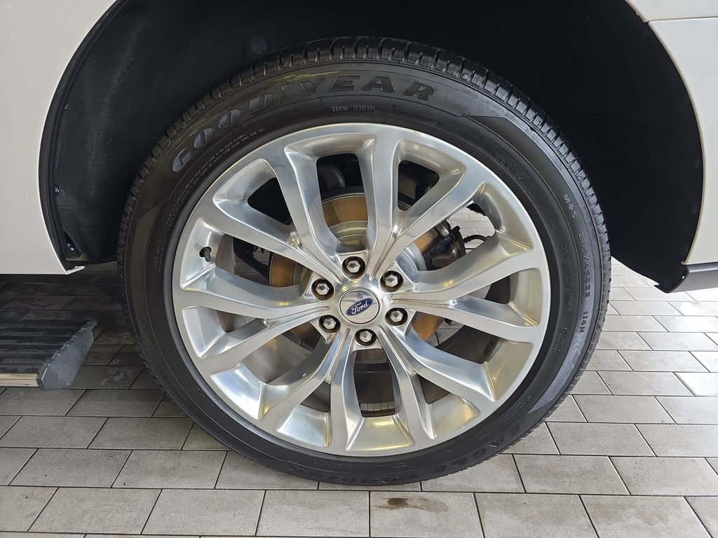 Used 2019 Ford Expedition Limited w/ Equipment Group 302A RWD image 38