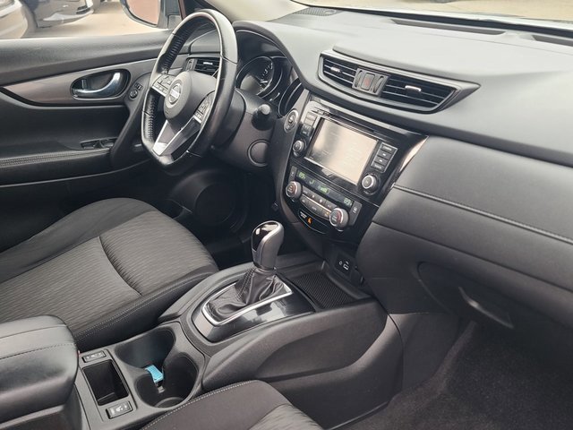 Used 2020 Nissan Rogue SV image 9