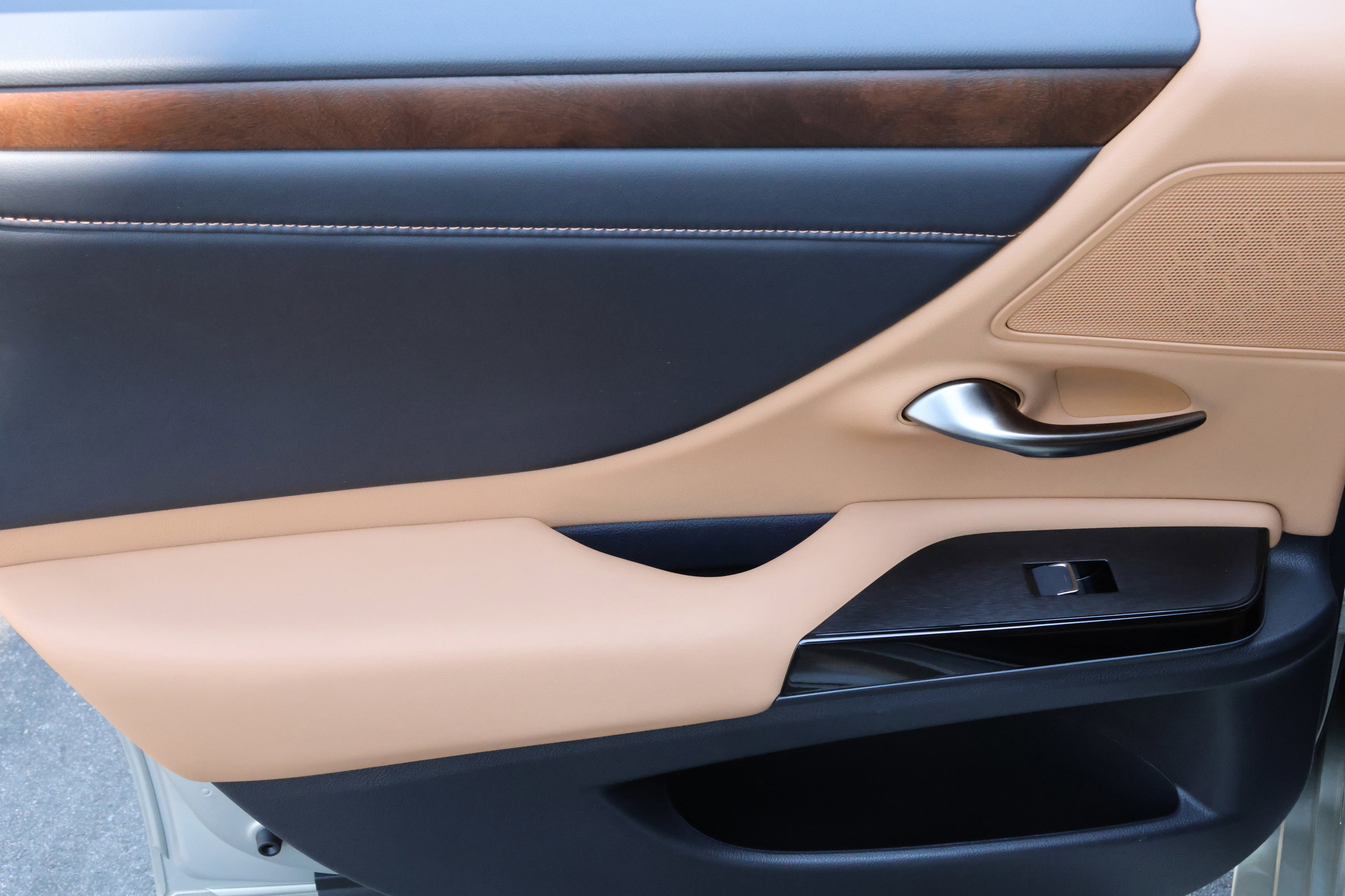 Certified 2025 Lexus ES 350 w/ Premium Package image 34
