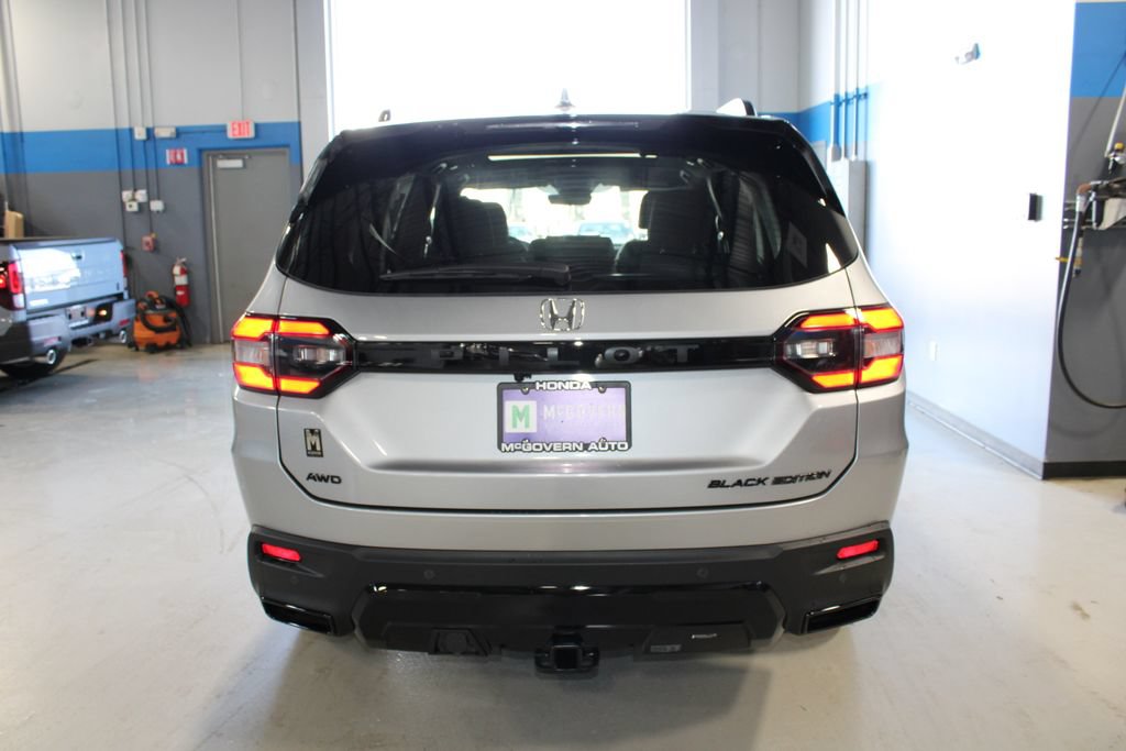 New 2026 Honda Pilot Black Edition image 9