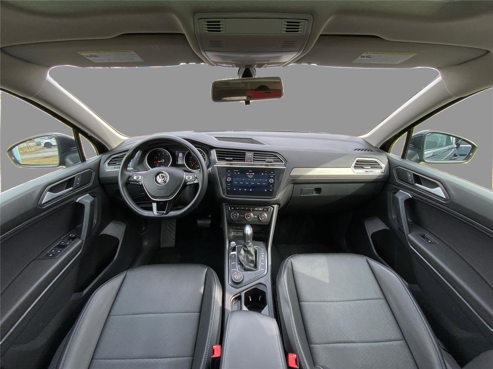 Used 2019 Volkswagen Tiguan SE w/ Panoramic Sunroof Package image 22