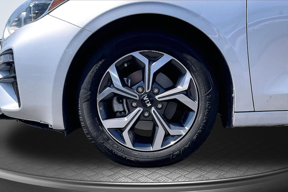Used 2019 Kia Forte LXS FWD image 9