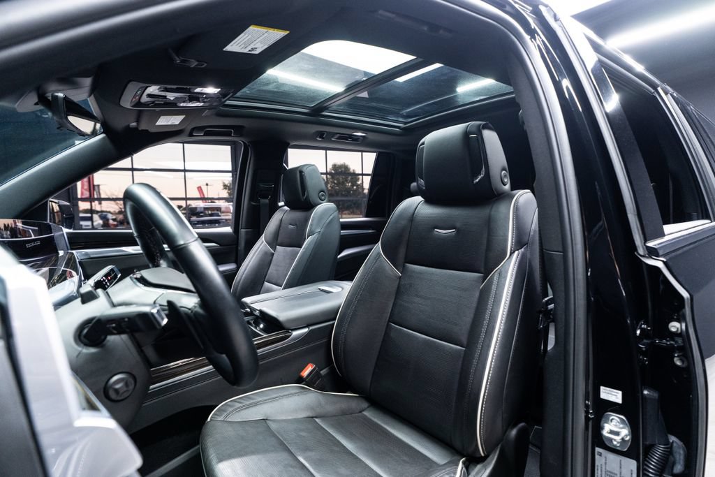 Used 2025 Cadillac Escalade ESV Premium Luxury RWD image 22