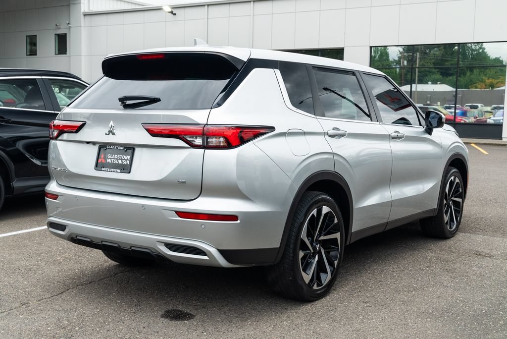 Used 2022 Mitsubishi Outlander SE FWD image 6
