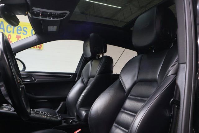 Used 2018 Porsche Macan GTS w/ Premium Package Plus image 21