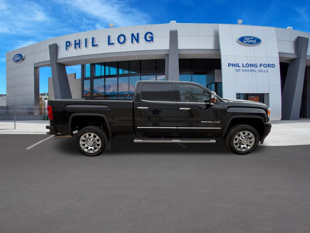 Used 2019 GMC Sierra 2500 Denali w/ Duramax Plus Package AWD/4WD image 7