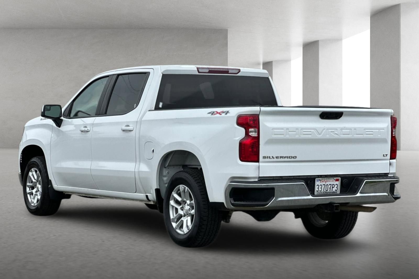 Used 2022 Chevrolet Silverado 1500 LT AWD/4WD image 6