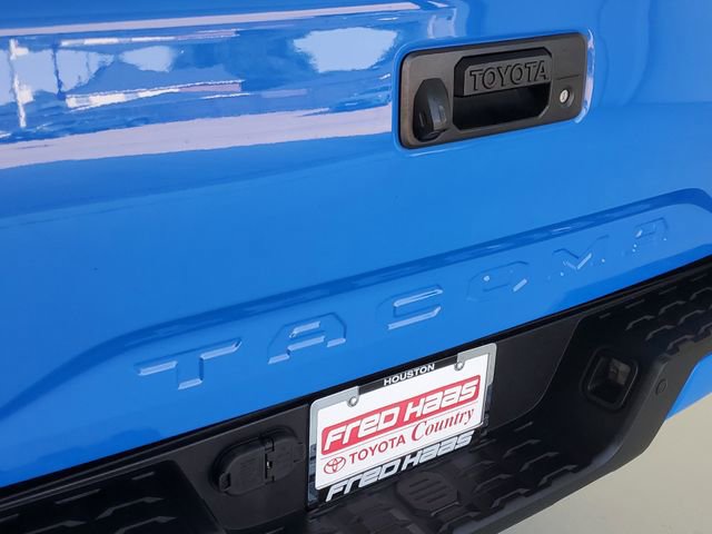 Used 2021 Toyota Tacoma TRD Sport w/ Technology Package RWD image 9