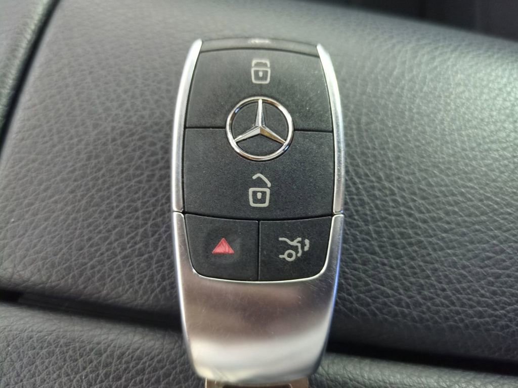 Used 2024 Mercedes-Benz GLE 350 4MATIC w/ Driver Assistance Package image 37