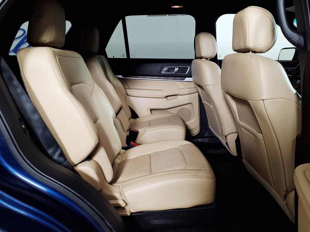 Used 2017 Ford Explorer Limited w/ Equipment Group 301A FWD image 10