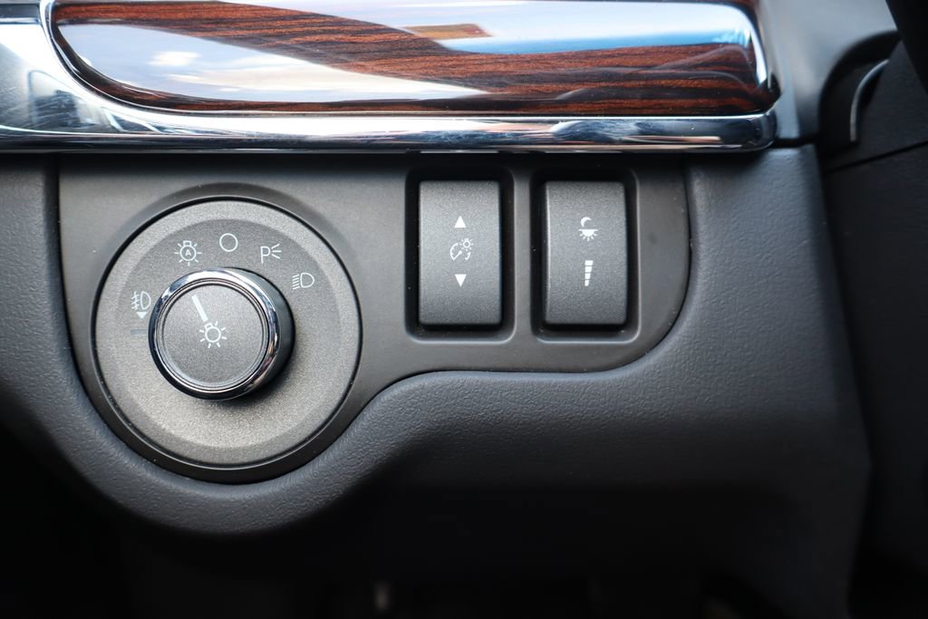 Used 2012 Lincoln MKS AWD image 17
