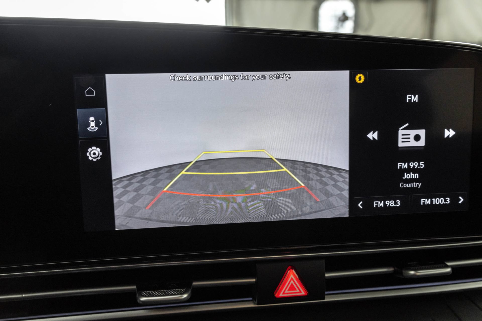 Used 2025 Hyundai Elantra Limited FWD image 11
