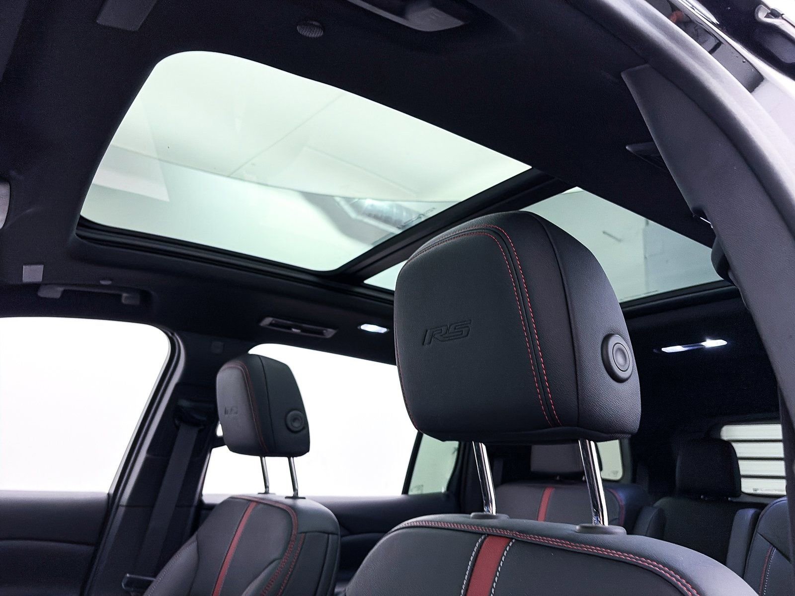 Used 2024 Chevrolet Traverse RS w/ LPO, Floor Liner Package image 5