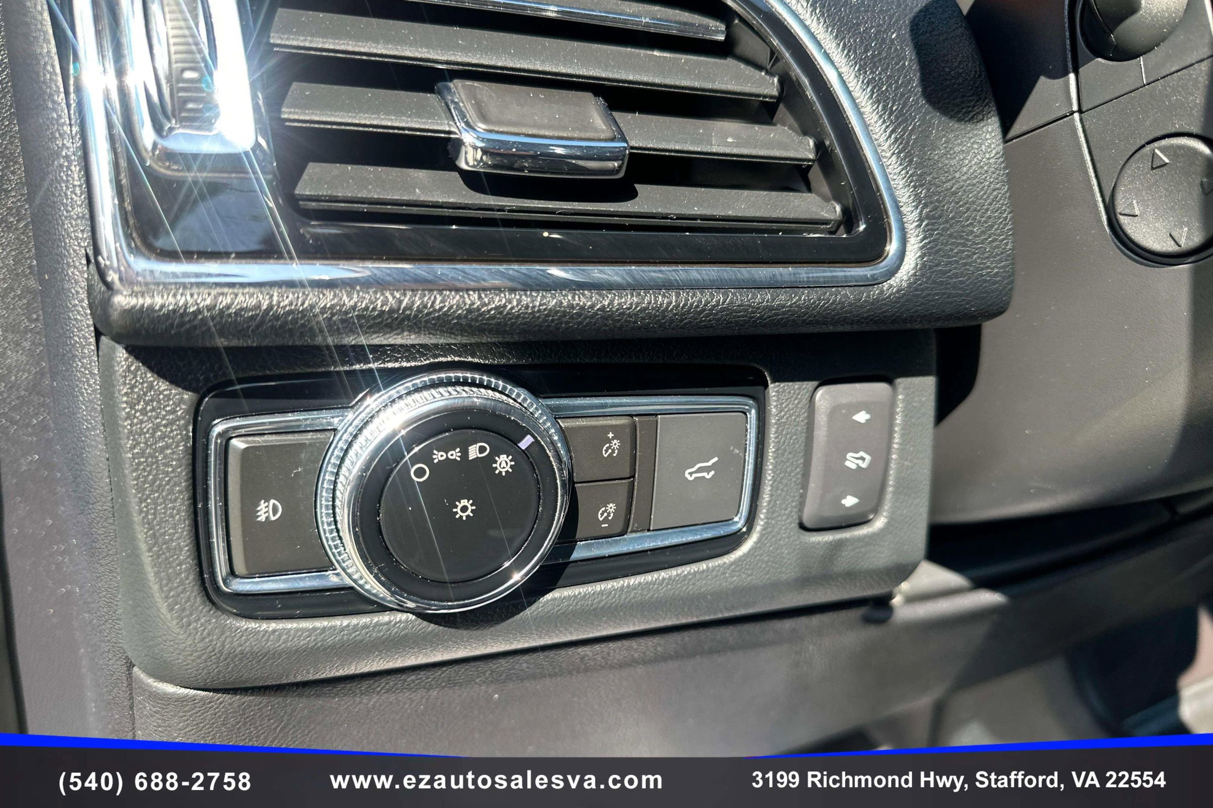 Used 2019 Lincoln Navigator Reserve AWD/4WD image 17