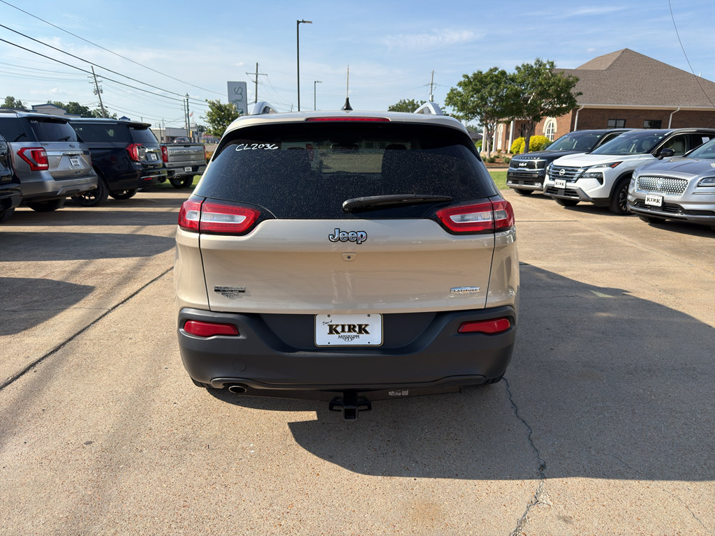 Used 2015 Jeep Cherokee Latitude FWD image 4