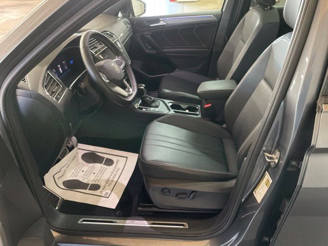 Certified 2023 Volkswagen Tiguan SE R-Line FWD image 13