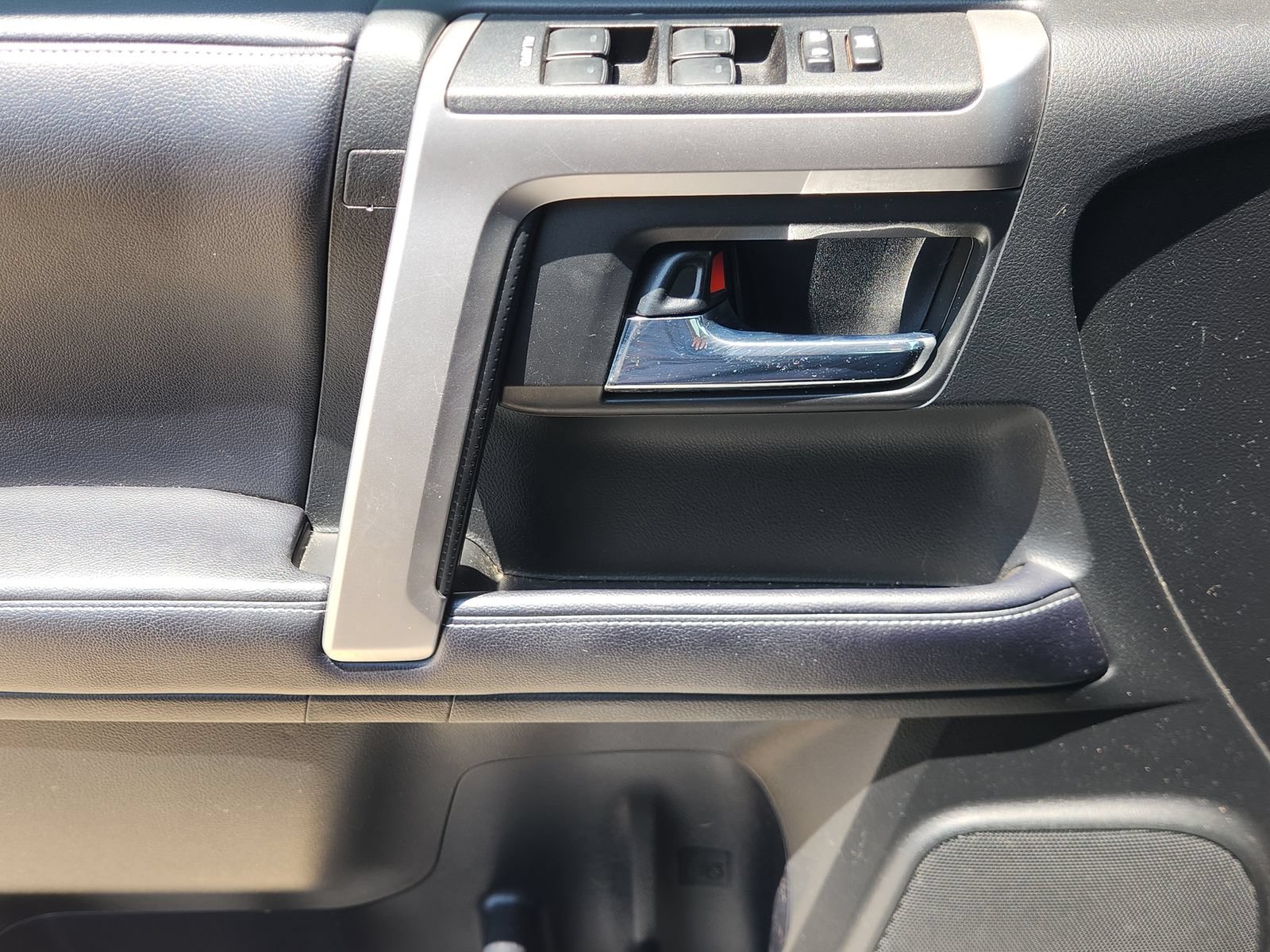 Used 2018 Toyota 4Runner SR5 Premium AWD/4WD image 27