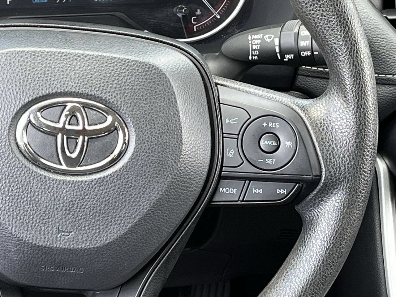Used 2025 Toyota RAV4 XLE FWD image 14