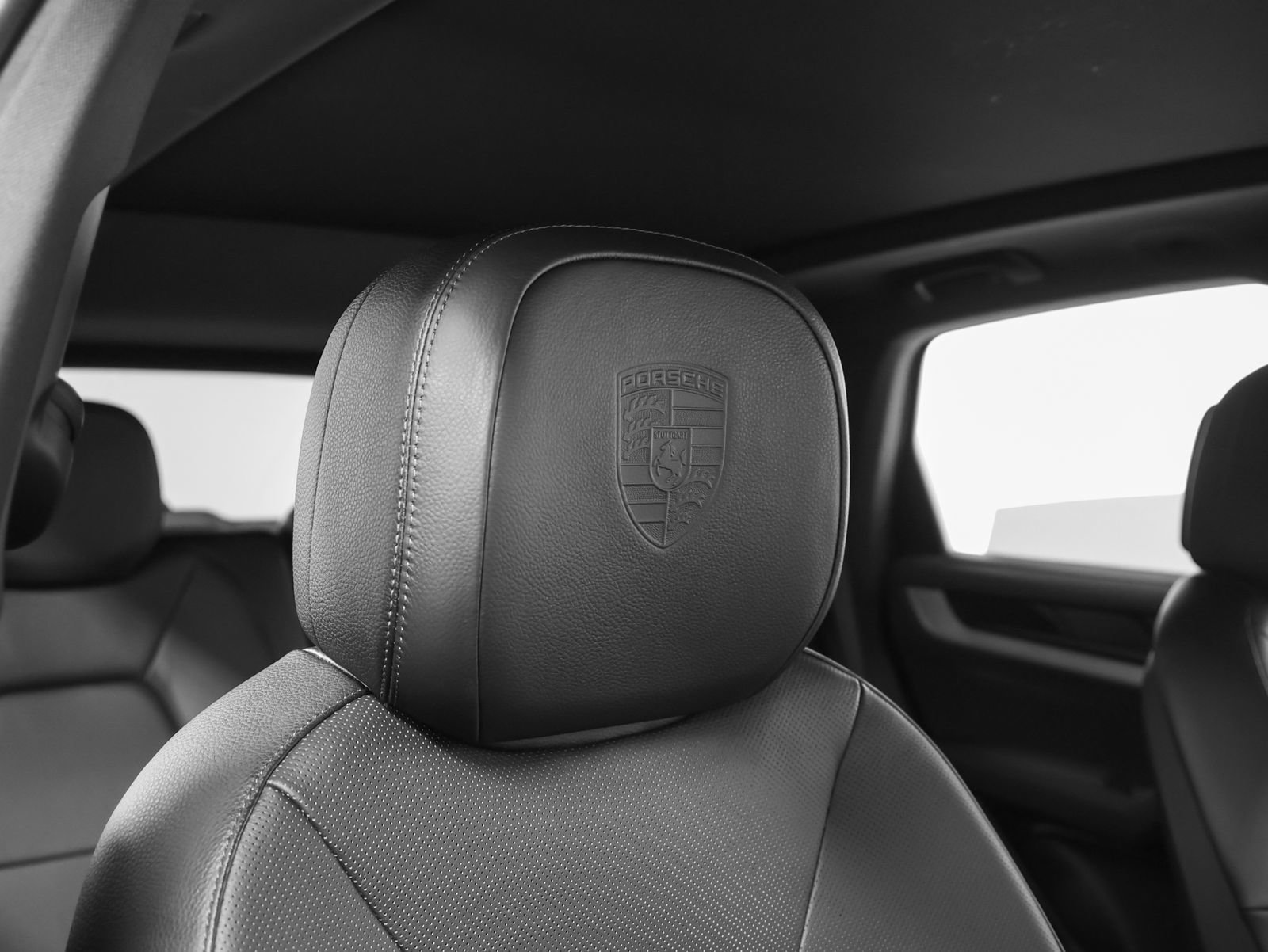 Certified 2024 Porsche Cayenne AWD/4WD image 24