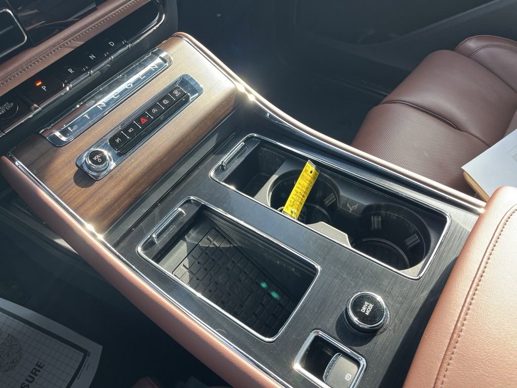 Used 2025 Lincoln Aviator Reserve w/ Equipment Group 201A image 24