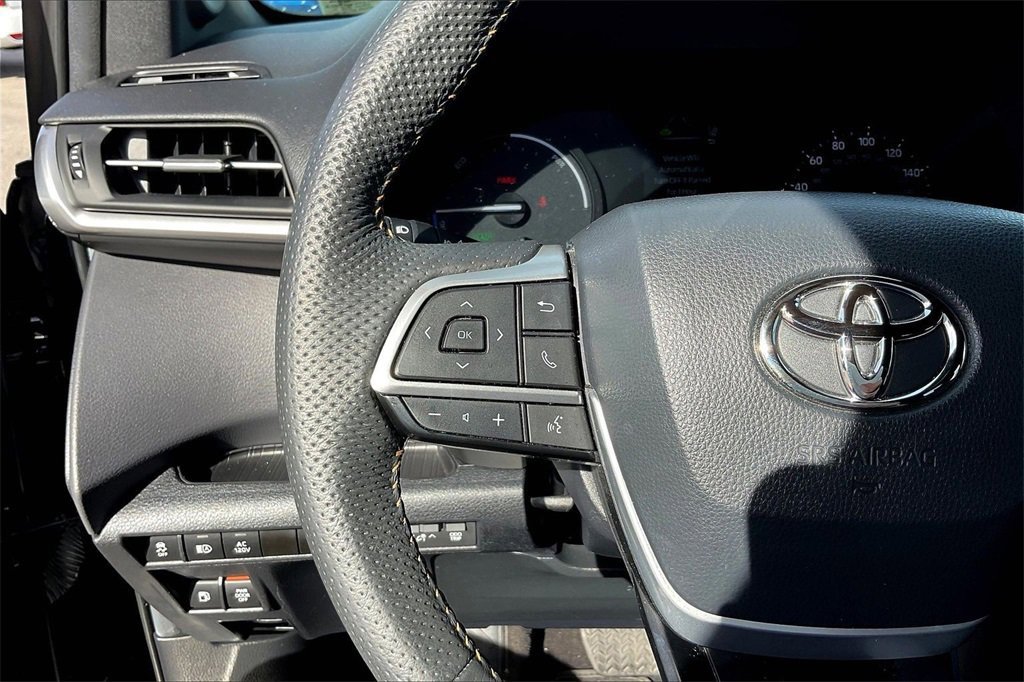 Used 2024 Toyota Sienna XSE image 18