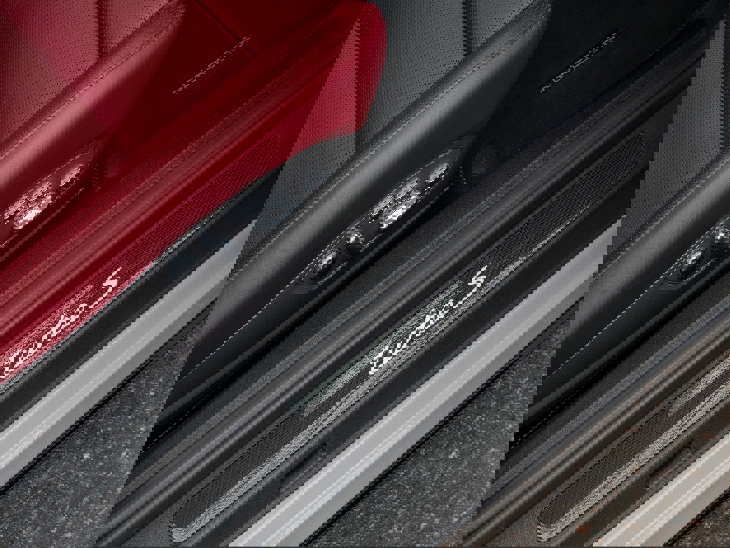 Used 2019 Porsche 911 Turbo S image 40