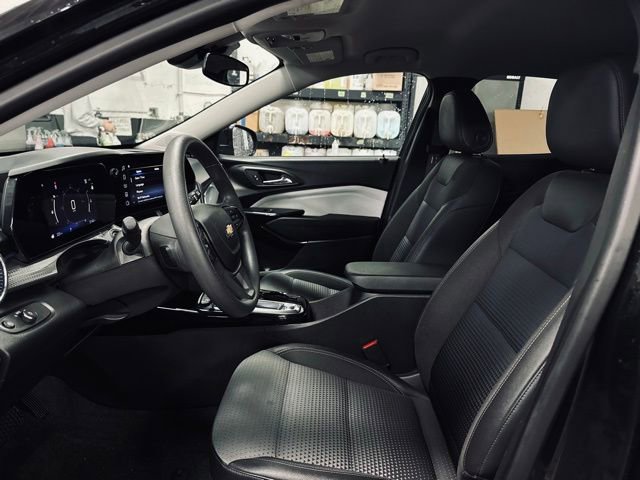 Used 2025 Chevrolet Trax LT image 15