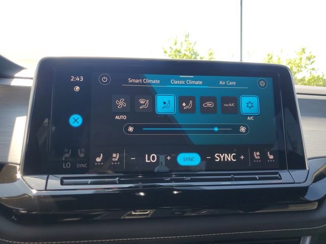 Certified 2025 Volkswagen Atlas Cross Sport SE image 20