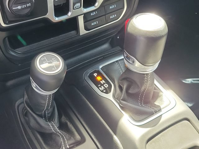 Used 2022 Jeep Wrangler Unlimited Sahara AWD/4WD image 31