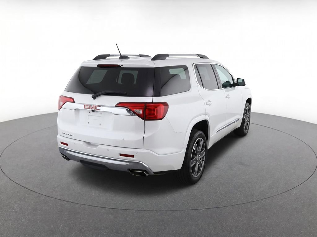 Used 2019 GMC Acadia Denali w/ Technology Package FWD image 7