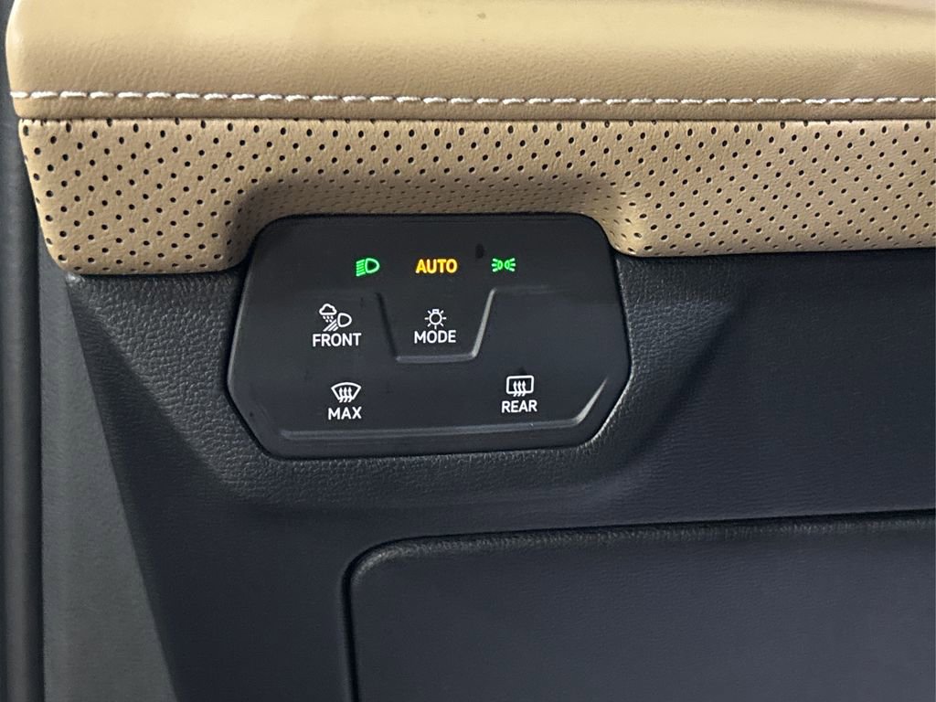 Used 2024 Volkswagen Atlas Cross Sport SE w/ Panoramic Sunroof Package image 32